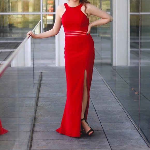 Red Prom dress - Picture 5 of 5